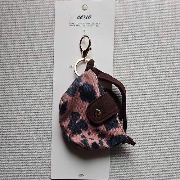 Aerie Leopard Pouchette Bag Charm - Picture 3 of 11
